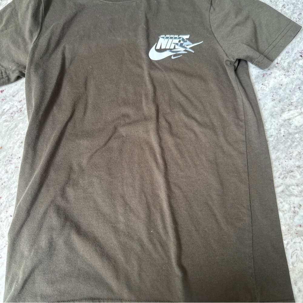 Nike Men's Dark Green Short Sleeve Tee